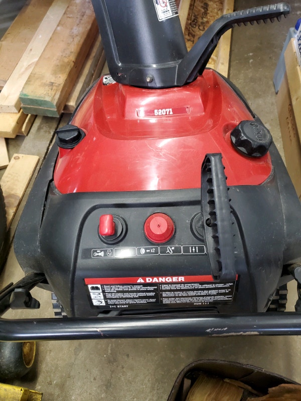CRAFTSMAN SNOW BLOWER Snowblowers Oshawa / Durham Region Kijiji