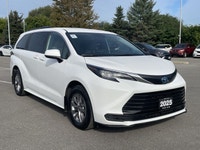Thornhill Toyota Proudly Presents This White 2025 Toyota Sienna with LE FWD 8-Passenger Package, Fea... (image 9)