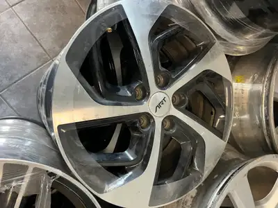 17 pouces 5x114.3 centre de Pneus mtl est 11251 rue notre dame est 514-507-5177