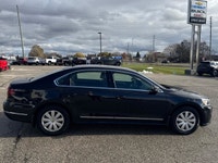 One Owner Trade In, Leather, Moonroof, Navigation, Heated Front & Rear Seats, Remote Start, Clean Ca... (image 8)