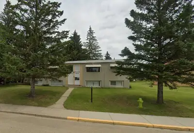 1 3913 38A Avenue - 2 Bedroom Apartment for Rent