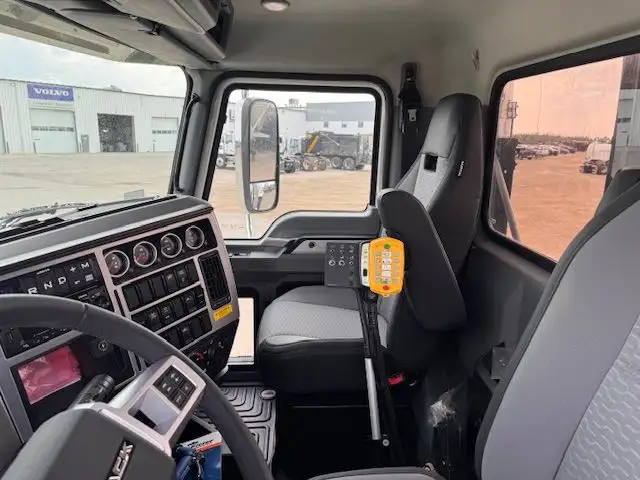 2025 Mack Anthem 64T D/C mDRIVE S40R - mixer in Heavy Trucks in Regina - Image 16
