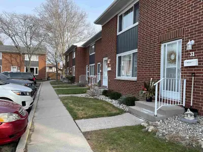 Fantastic Location 76 Olympus Court- $2195