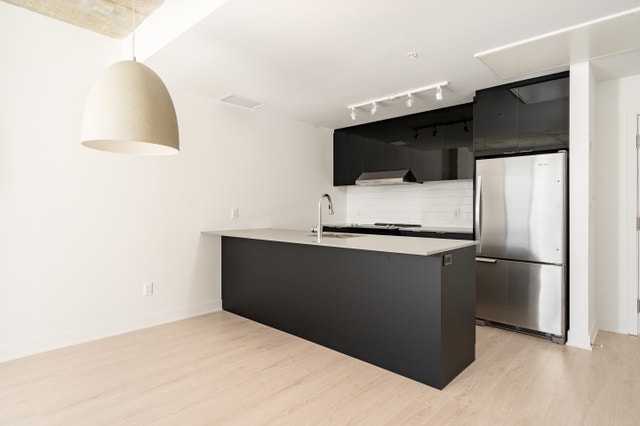 1705 rue William — photo 1