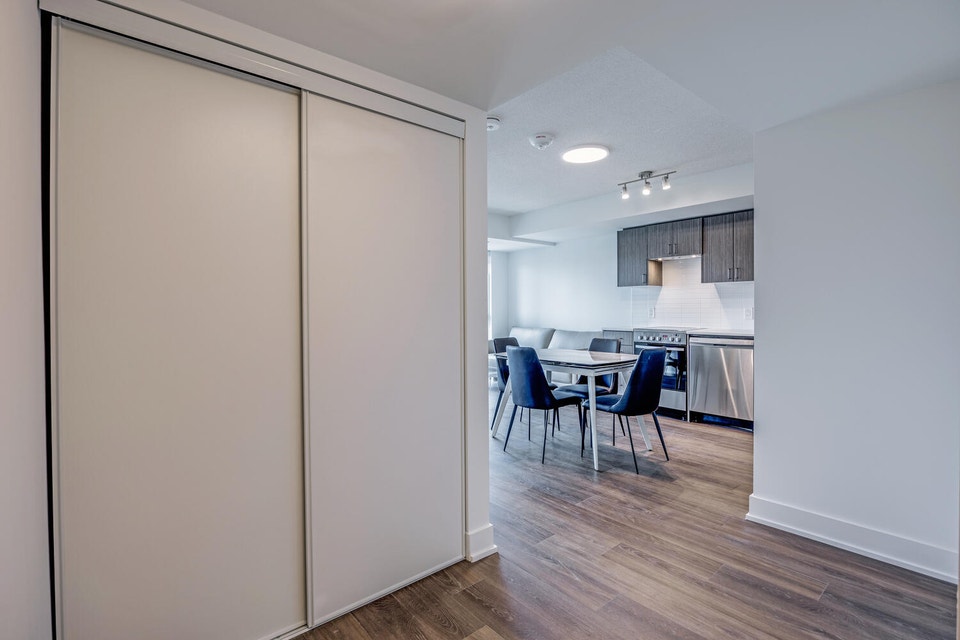 One Plus Den Furnished unit 4
