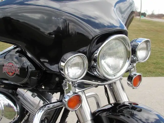 2004 Harley-Davidson FLHT - Electra Glide 61,000 KM New Cam Tens in Sport Touring in Leamington - Image 6
