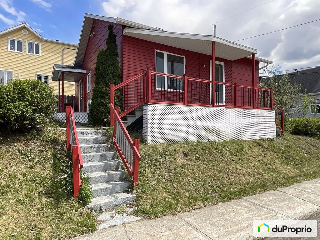 $195,996 - Bungalow for sale in Jonquière (Jonquière) — photo 1
