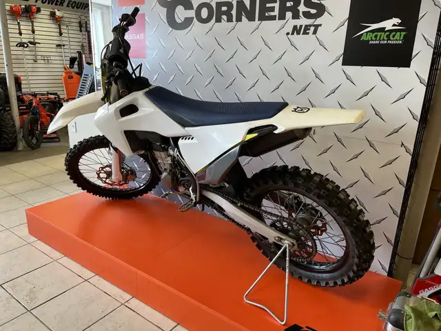 2019 Husqvarna Motorcycles FC 450 in Dirt Bikes & Motocross in Grand Bend - Image 4