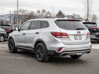 AWD - Keyless Ignition - 7 Passengers / 3rd Row - Heated Steering Wheel - Power Liftgate Designed wi... (image 6)