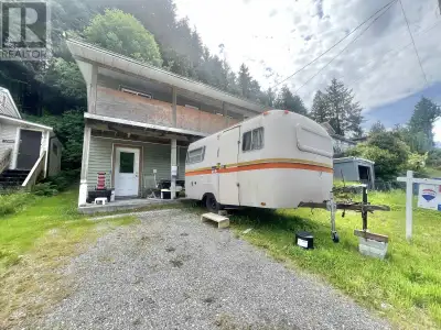 * PREC - Personal Real Estate Corporation. This 2 bedroom 2 bathroom home is the perfect starter hom...