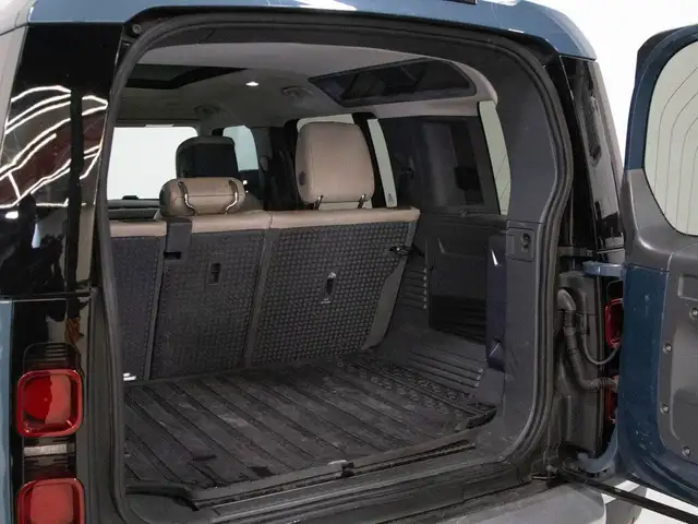 2020 Land Rover Defender P400 | HSE | 110 | MERIDIAN | 20\" WHEE in Cars & Trucks in Mississauga / Peel Region - Image 13