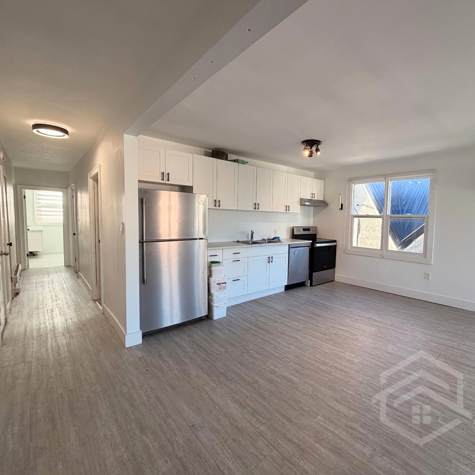 3-Bedroom Apartment in Courtland!! 2