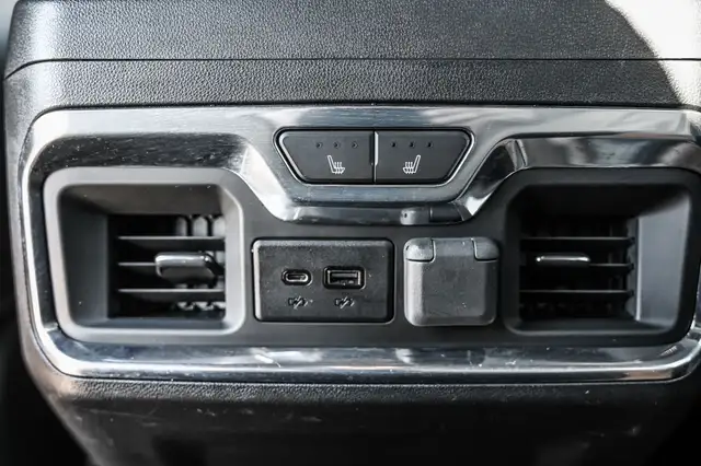 2020 GMC Sierra 2500HD AT4 AWD * Crew Cab * 6.6L V8 Duramax Dies in Cars & Trucks in City of Montréal - Image 38