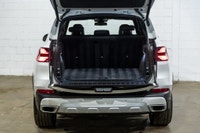 *English below* *Français:* Ce BMW X5 xDrive40i 2025 avec un bas kilométrage de 32452 km et aucun ac... (image 6)