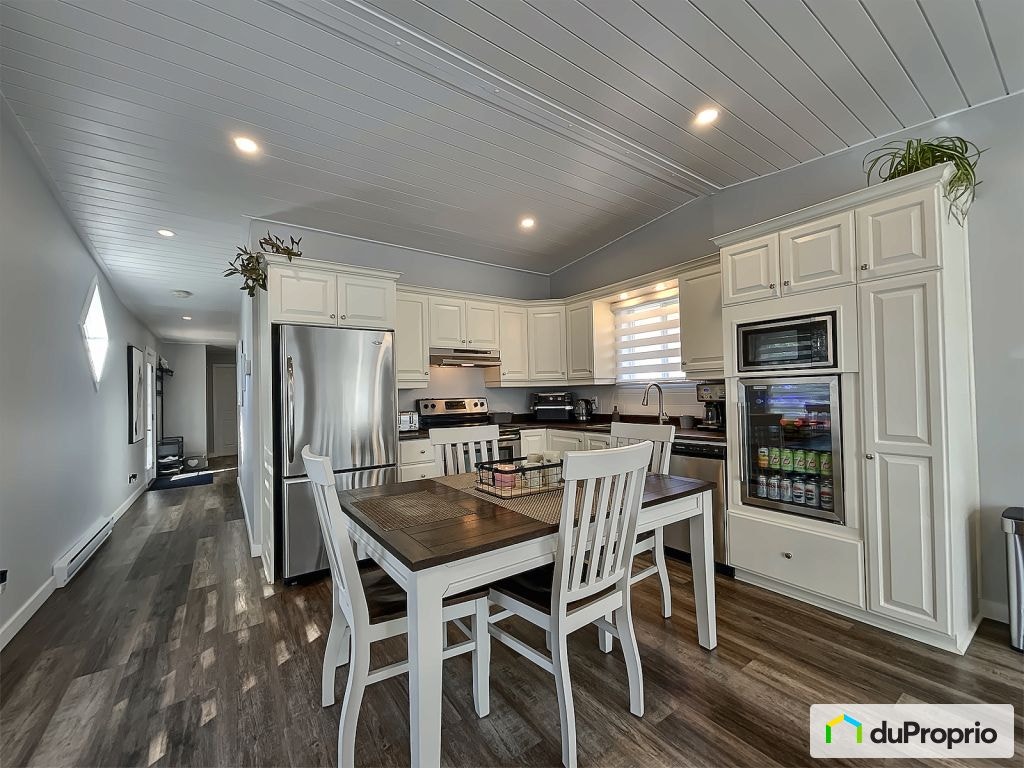 $229,900 - Mobile home for sale in St-Esprit — photo 2