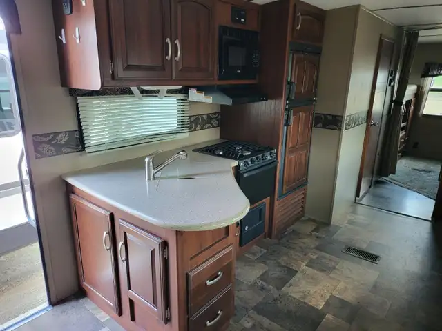 2014 Keystone OUTBACK 312 BH in Travel Trailers & Campers in St. Albert - Image 19