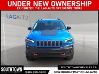 2022 Jeep Cherokee Trailhawk Experience the Jeep Cherokee Trailhawk with only 122366 km on the odome... (image 1)