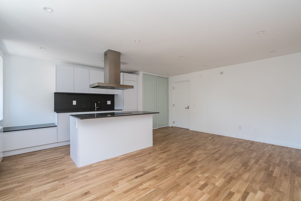 Renovated One bedroom at 612 Dawes Rd - ID 109 3
