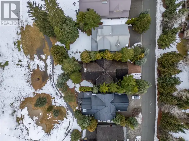 8115 MUIRFIELD CRESCENT Whistler, British Columbia in Condos for Sale in Whistler - Image 34