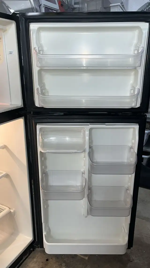 Frigidaire 30” Black Fully Tested  30-Day Warranty in Refrigerators in Kitchener / Waterloo - Image 6
