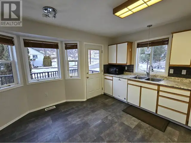 67 8TH AVENUE Burns Lake, British Columbia in Houses for Sale in Burns Lake - Image 11