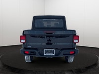 This 2026 JEEP GLADIATOR SPORT 4X4 has the following options Cloth Low-Back Bucket Seats, Remote Sta... (image 4)