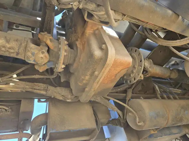 2007 KENWORTH C500 in Heavy Trucks in Saskatoon - Image 35