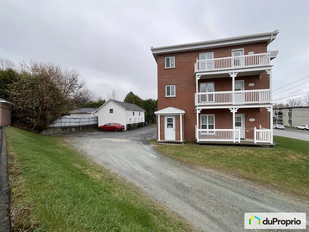$696,000 - Quadruplex for sale in Sherbrooke (Fleurimont) — photo 1