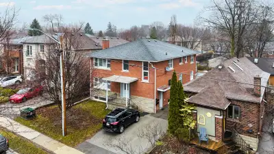 Beautiful, oversized 1500 sq foot apartment in the heart of Long Branch, Etobicoke. Bright windows,...