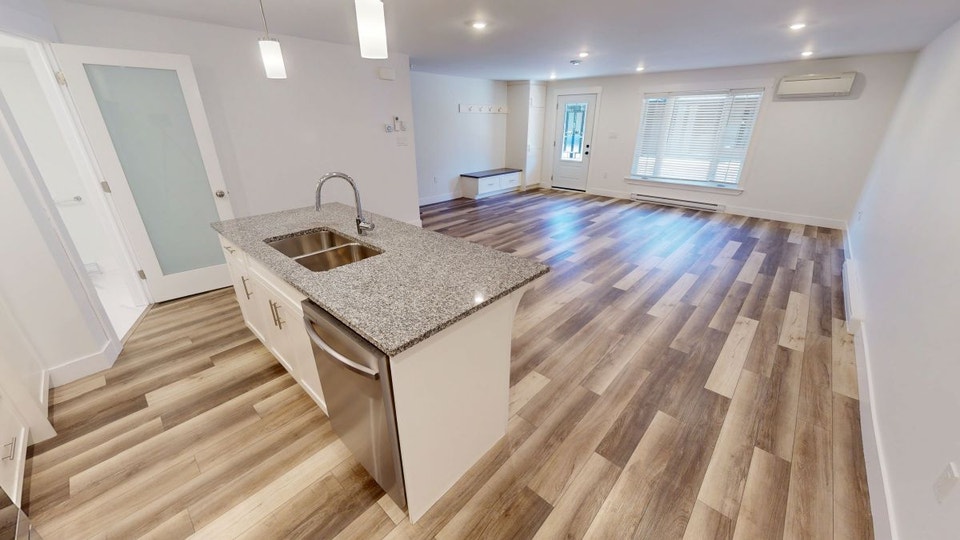 1ST MONTH FREE- OCT 1ST- 2 BED/ 1.5 BATH - TOWNHOUSE- LAUNDRY 5