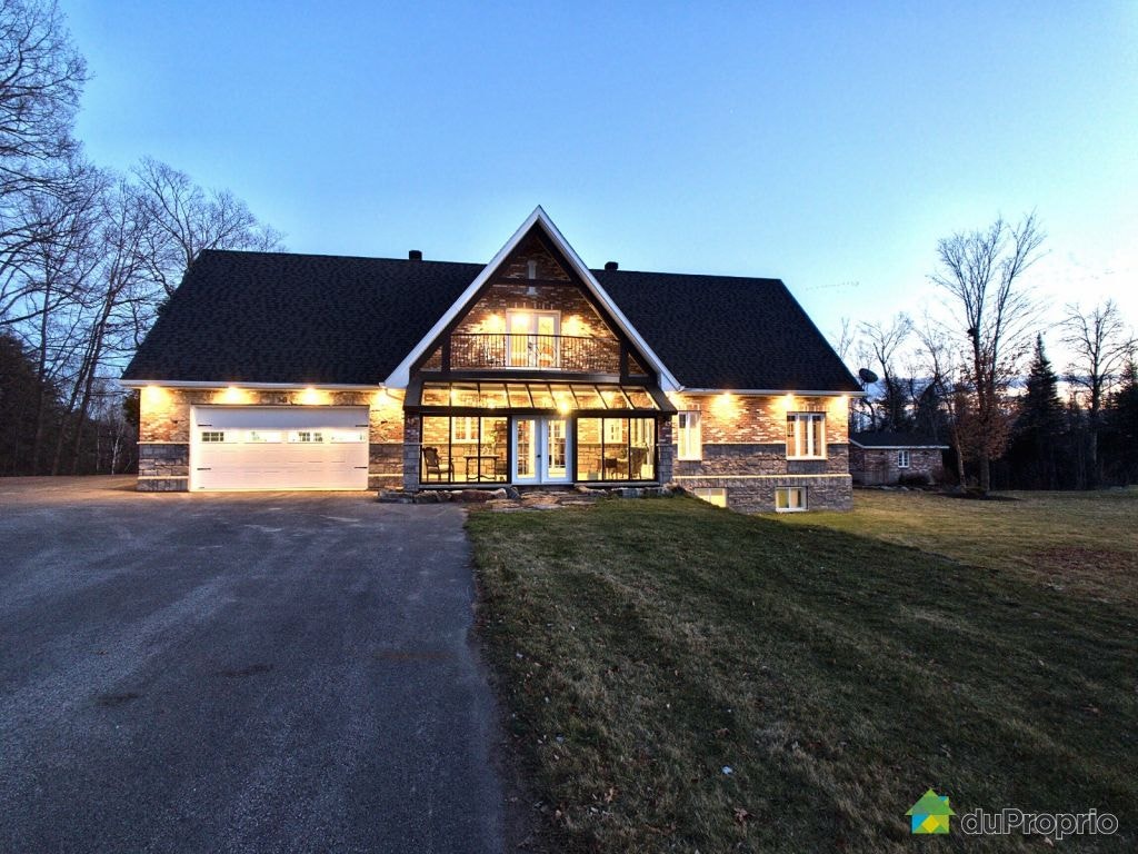$995,000 - 2 Storey for sale in Ste-Mélanie — photo 1