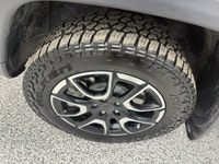2025 Jeep Compass Trailhawk TRAILHAWK ELITE | SUNROOF | ALPINE SOUND | REMOTE 4WD. Red Hot Pearlcoat... (image 3)