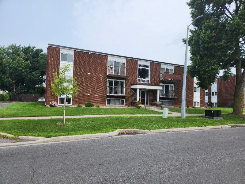 1 BEDROOM APT. 1332 3RD STREET E. AUG OR SEPT 1ST. Long Term Rentals