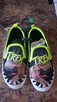 TODDLER SHOES SIZE 9 - BRAND NEW NEVER WORN