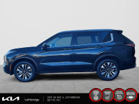 2025 Mitsubishi Outlander LE Experience the Mitsubishi Outlander LE with only 28 km on the odometer.... (image 5)