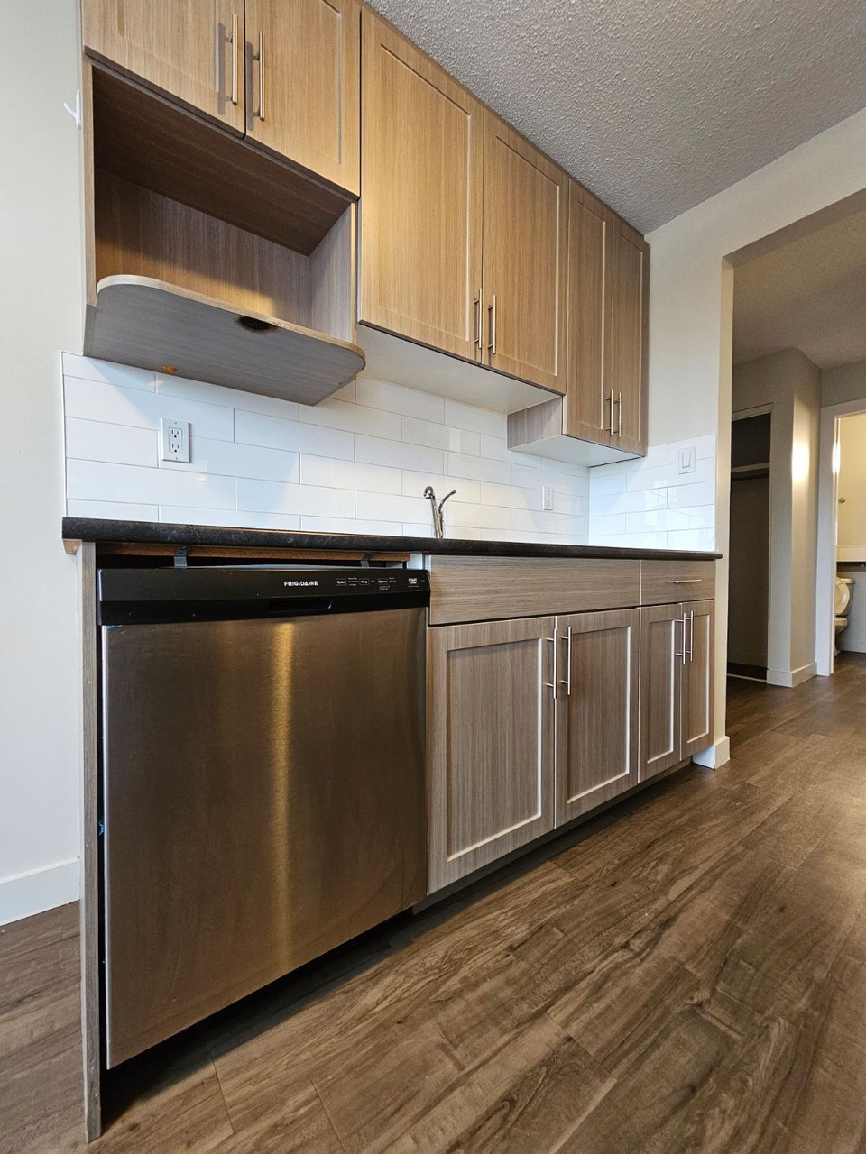 Affordable Southside  Luxury -Newly Renovated 2 bdr- Must See!! 2