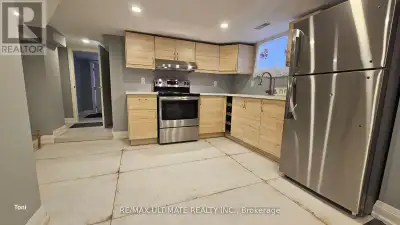 Recently renovated, this large 1-bedroom apartment features a modern kitchen with quartz countertops...