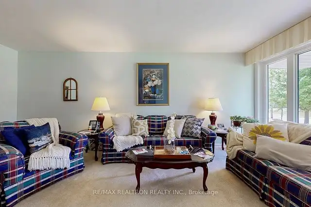"DREAM" Opportunity!!! in Houses for Sale in Oshawa / Durham Region - Image 11