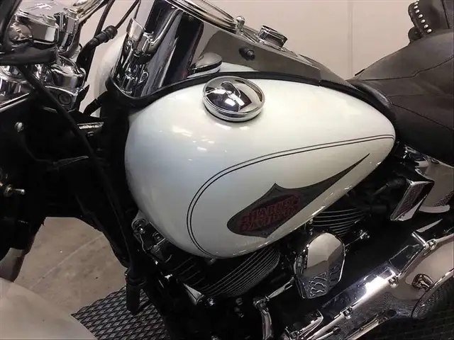 2001 Harley-Davidson FLSTC-Heritage Softail Classic in Street, Cruisers & Choppers in City of Toronto - Image 24