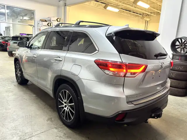 2017 Toyota Highlander XSE, AWD, Captain Seats, No Accident in Cars & Trucks in Edmonton - Image 4