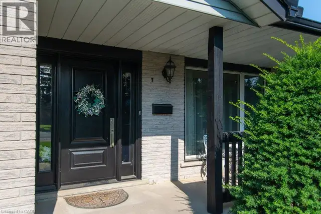 108 QUEENSWAY Drive St. Jacobs, Ontario in Houses for Sale in Kitchener / Waterloo - Image 7