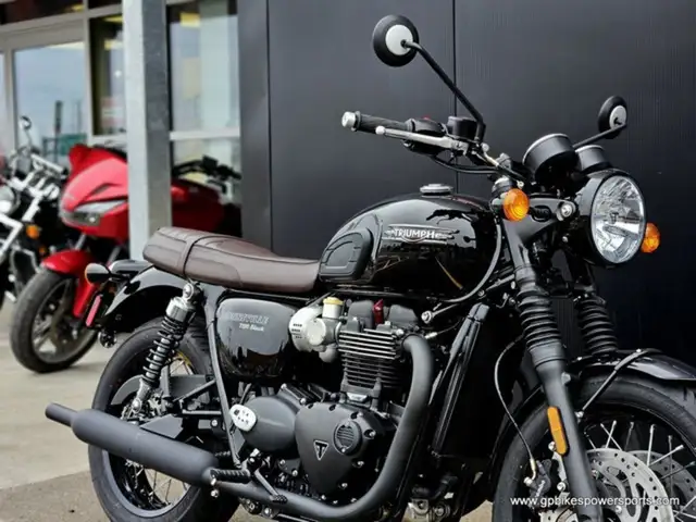 Triumph Bonneville T120 Black in Street, Cruisers & Choppers in Oshawa / Durham Region - Image 10
