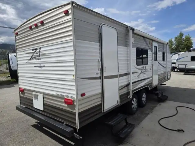 2013 Crossroads RV Z 1 ZT251BH in Travel Trailers & Campers in Penticton - Image 5