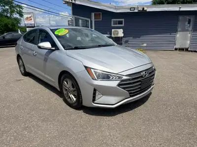 HYUNDAI ELANTRA 2020 + 4 CYLINDRES + AUTOMATIQUE + FIABLE ET ÉCONOMIQUE + 199000 KILOS + TRES BIEN É...
