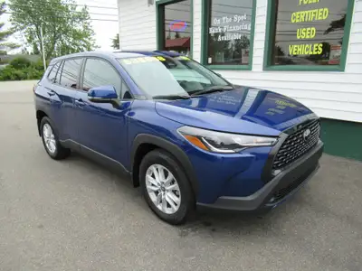 Fresh off lease from Toyota this super rare Corolla Cross is in super condition! Loaded up nicely wi...