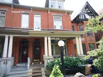 63 Winchester St Beautiful one bedroom apartment on lovely Winchester Street in Cabbagetown. Enjoy a...