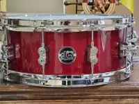 DW Performance Series Snare Drum 14 x 5.5 in. Dark Cherry Stain
