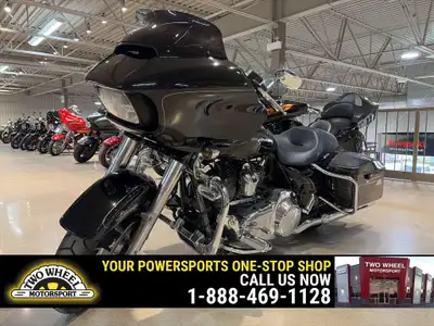 Welcome to Two Wheel Motorsport *701447* 2 Owner Road Glide loaded up with lot of goodies, including...