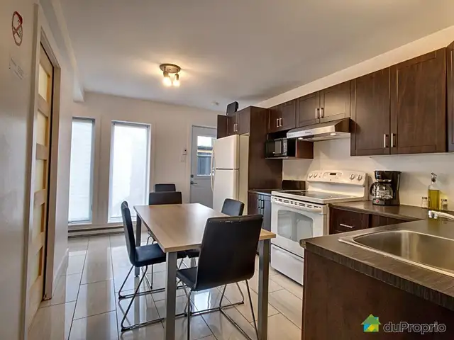 $425,000 - Townhouse for sale in St-Jean-Baptiste in Houses for Sale in Québec City - Image 4