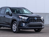 CARGET AUTOMOTIVE is thrilled to offer this 2022 Toyota Rav4 Hybrid XLE, combining impressive fuel e... (image 3)